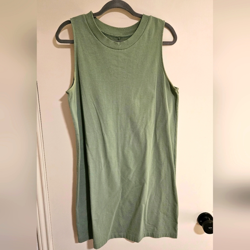 Green Sleeveless Dress